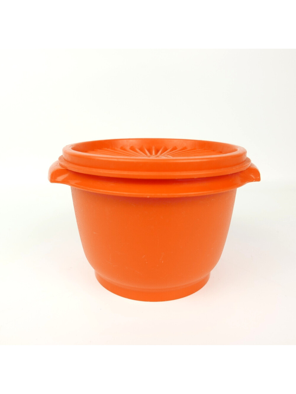Vintage Tupperware Servalier Bowl Harvest Orange 886 & Starburst Lid 812 Seal